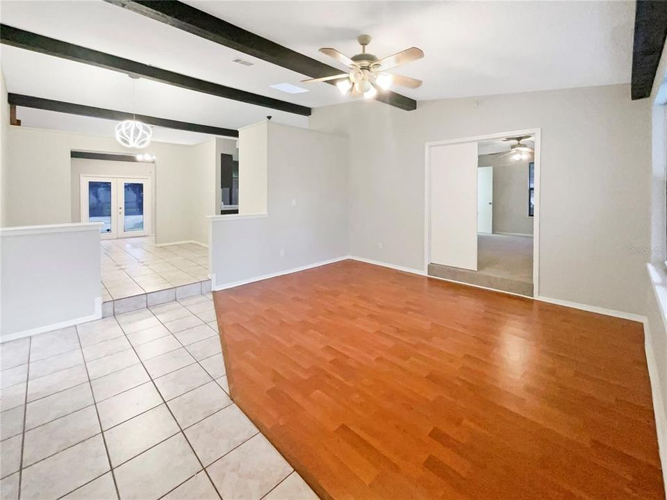 En Venta: $410,000 (3 camas, 2 baños, 1758 Pies cuadrados)