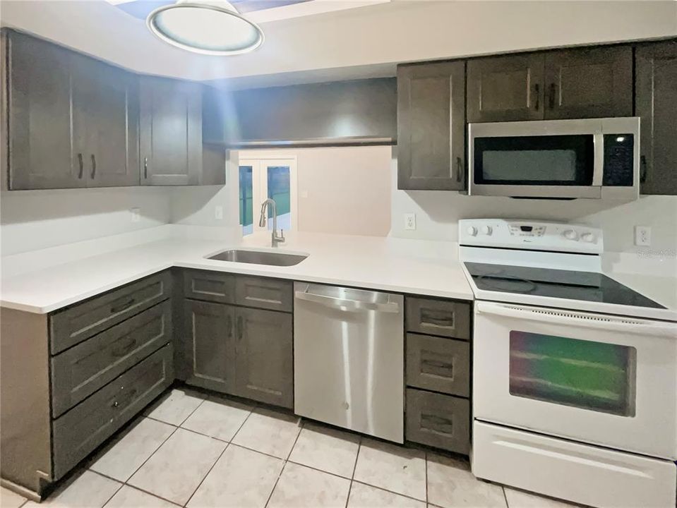 En Venta: $410,000 (3 camas, 2 baños, 1758 Pies cuadrados)