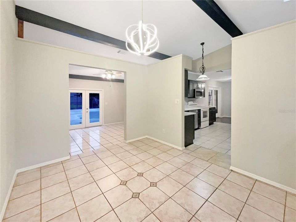 En Venta: $410,000 (3 camas, 2 baños, 1758 Pies cuadrados)