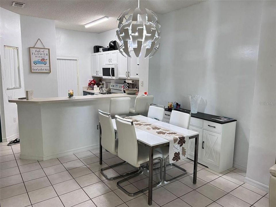 В аренду: $2,400 (3 спален, 2 ванн, 1291 Квадратных фут)