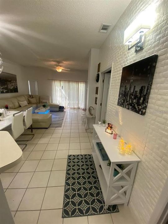 В аренду: $2,400 (3 спален, 2 ванн, 1291 Квадратных фут)