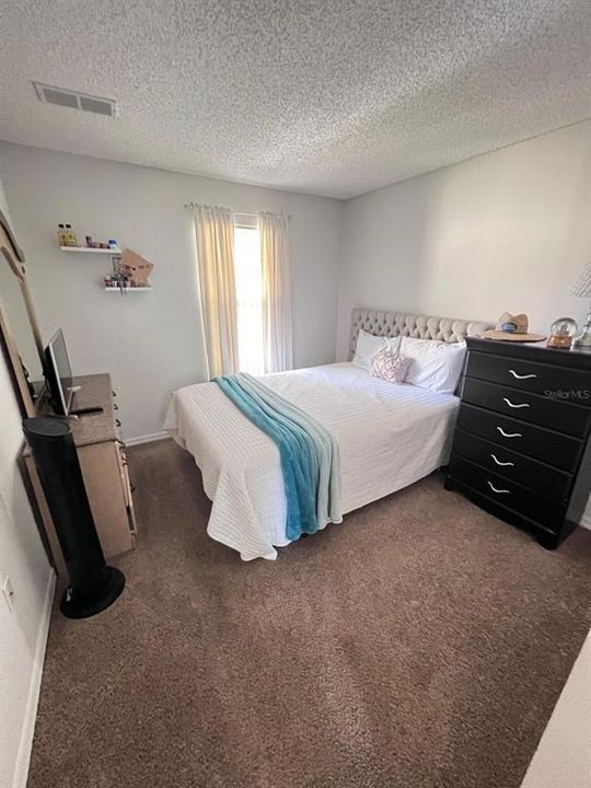 В аренду: $2,400 (3 спален, 2 ванн, 1291 Квадратных фут)