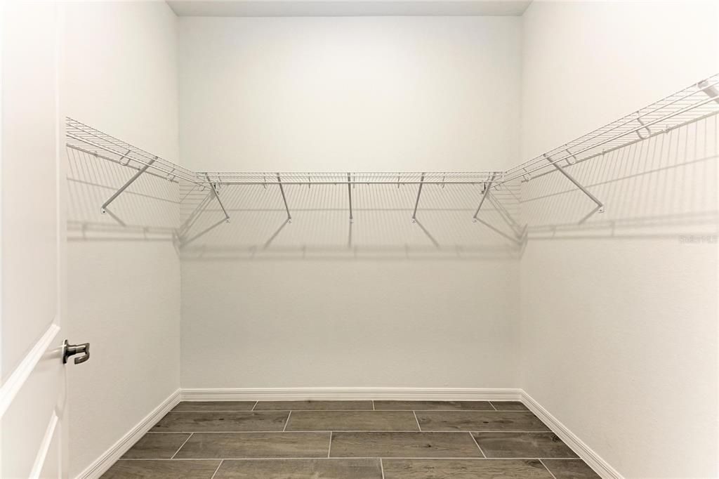 En Venta: $689,900 (4 camas, 3 baños, 2248 Pies cuadrados)