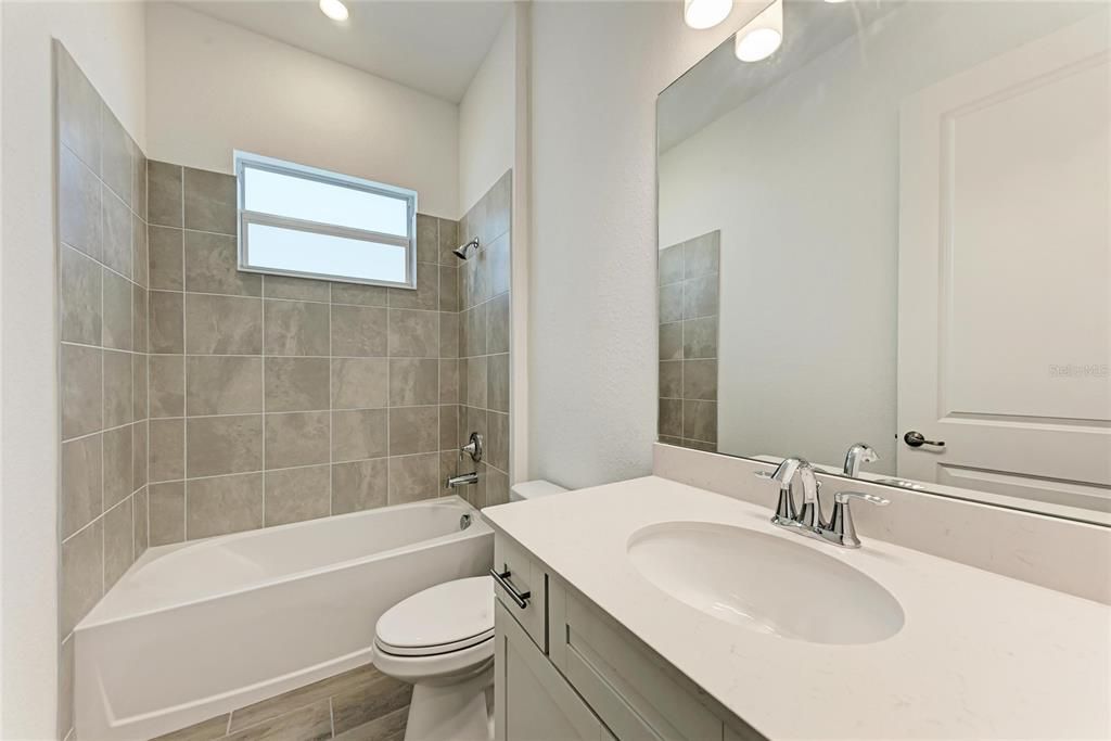 En Venta: $689,900 (4 camas, 3 baños, 2248 Pies cuadrados)