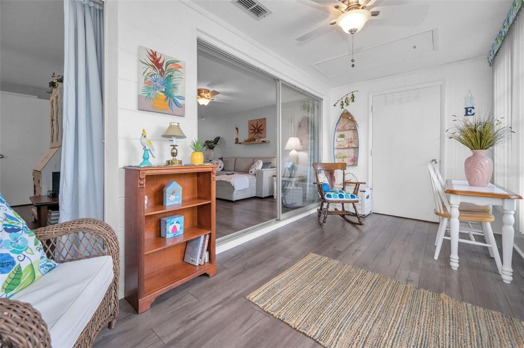 For Sale: $136,900 (2 beds, 2 baths, 1032 Square Feet)