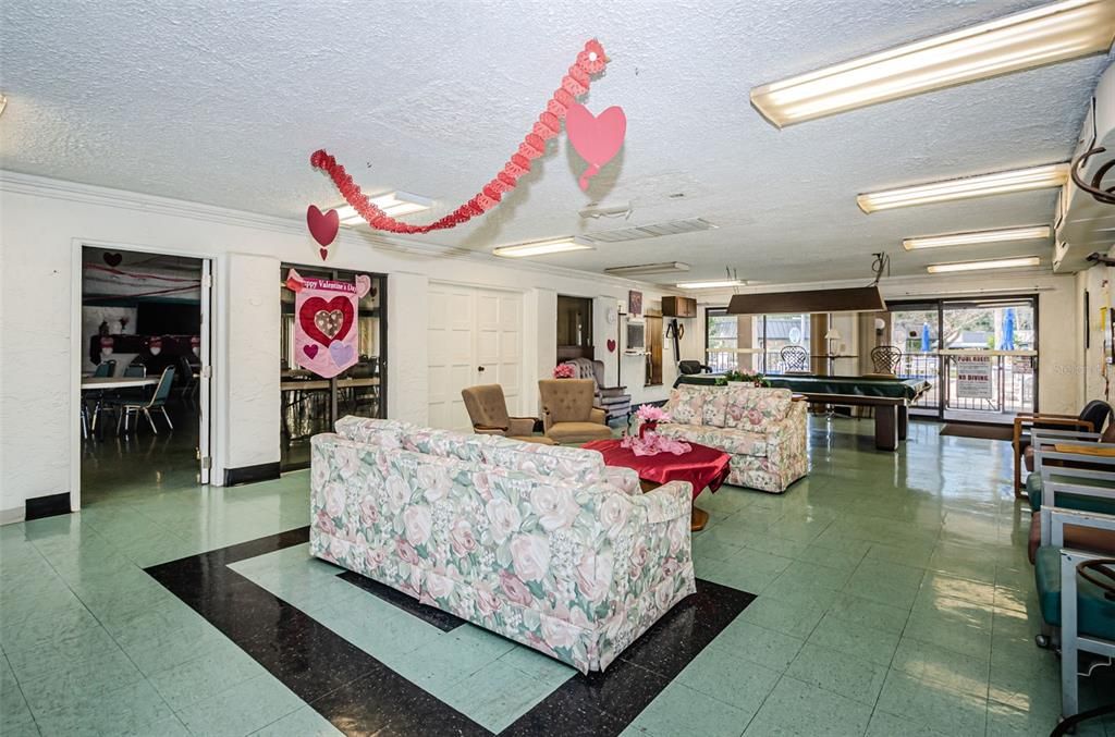 For Sale: $136,900 (2 beds, 2 baths, 1032 Square Feet)