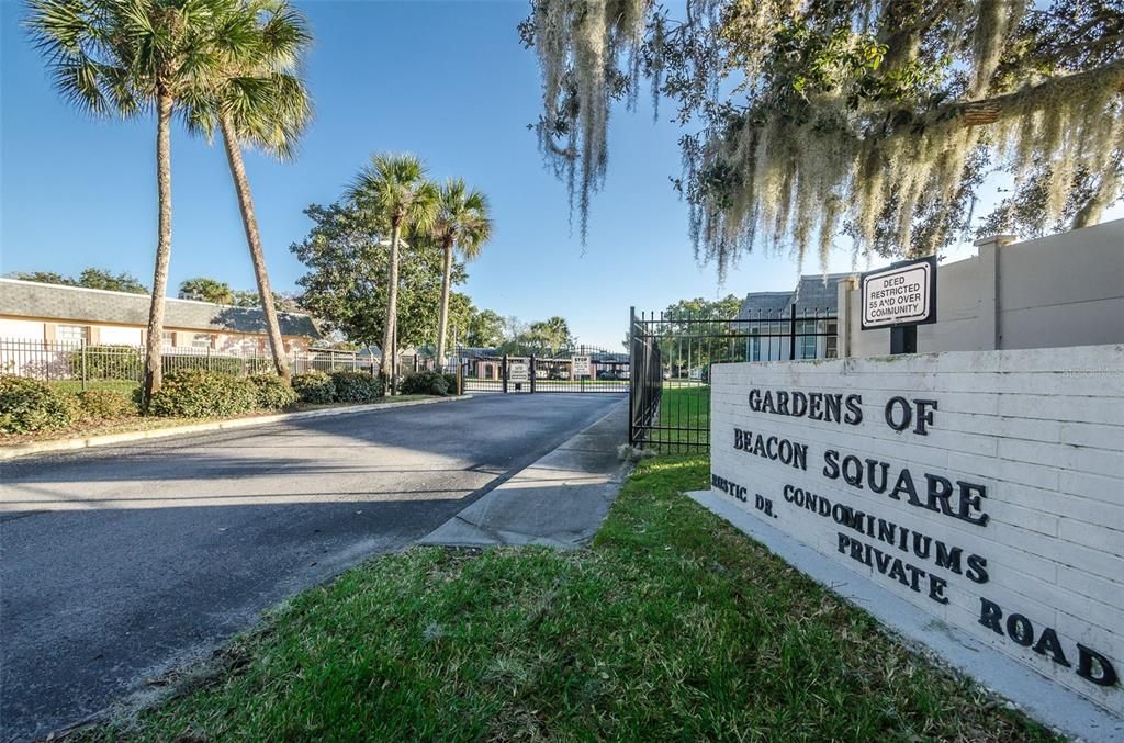 For Sale: $136,900 (2 beds, 2 baths, 1032 Square Feet)