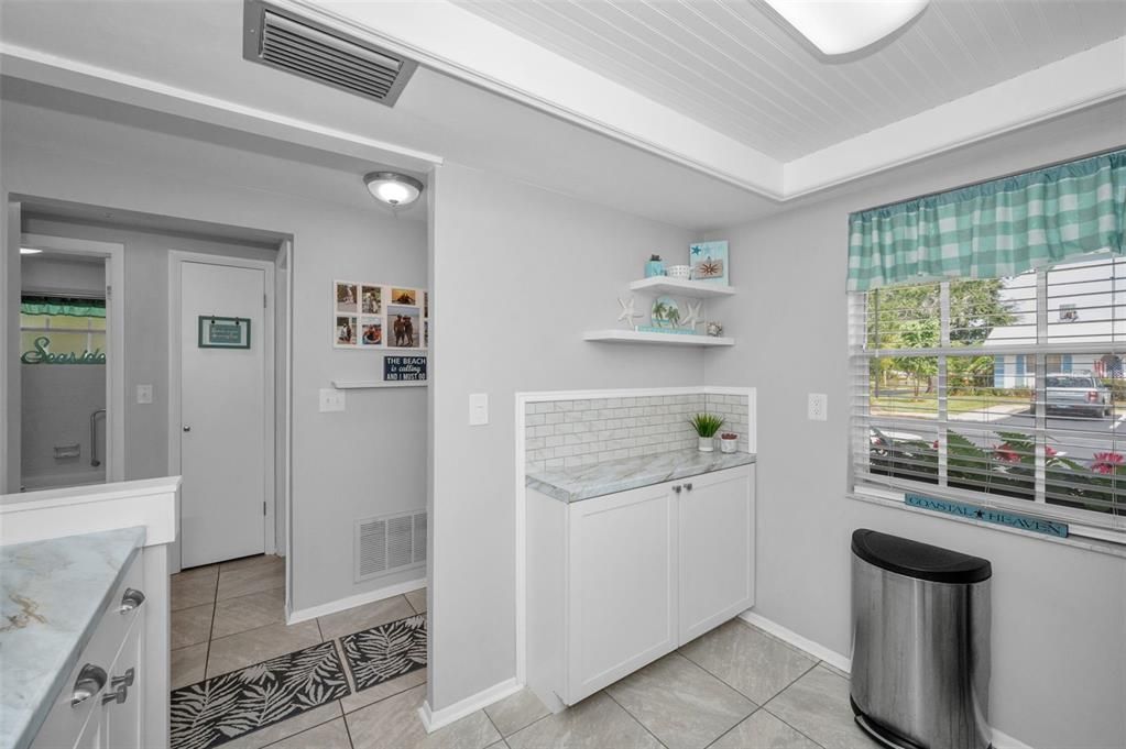 For Sale: $136,900 (2 beds, 2 baths, 1032 Square Feet)