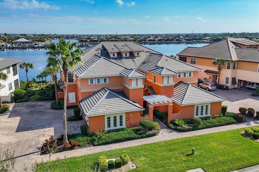 En Venta: $525,000 (3 camas, 2 baños, 2332 Pies cuadrados)