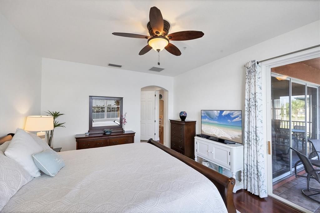 En Venta: $525,000 (3 camas, 2 baños, 2332 Pies cuadrados)