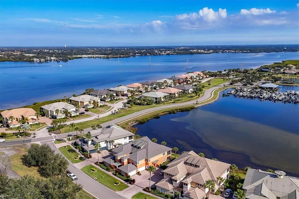 En Venta: $525,000 (3 camas, 2 baños, 2332 Pies cuadrados)