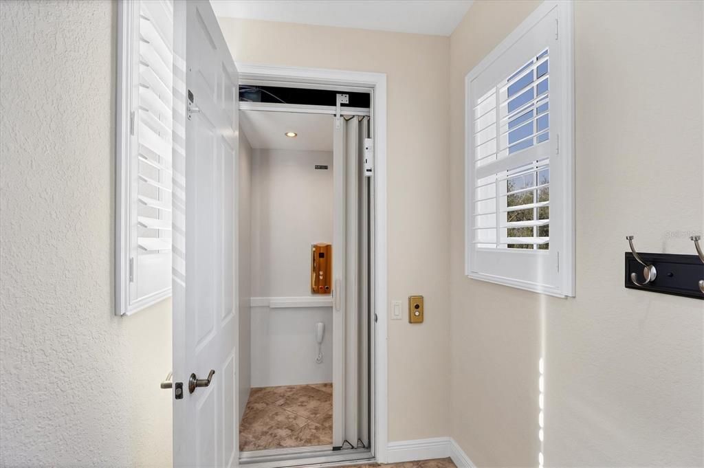 En Venta: $525,000 (3 camas, 2 baños, 2332 Pies cuadrados)