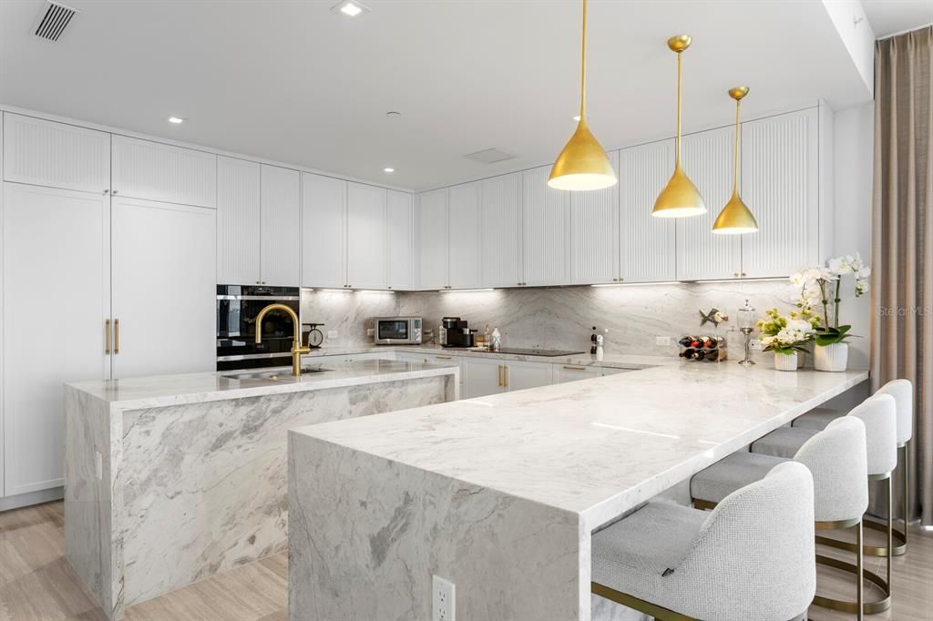 En Venta: $3,200,000 (3 camas, 3 baños, 2937 Pies cuadrados)