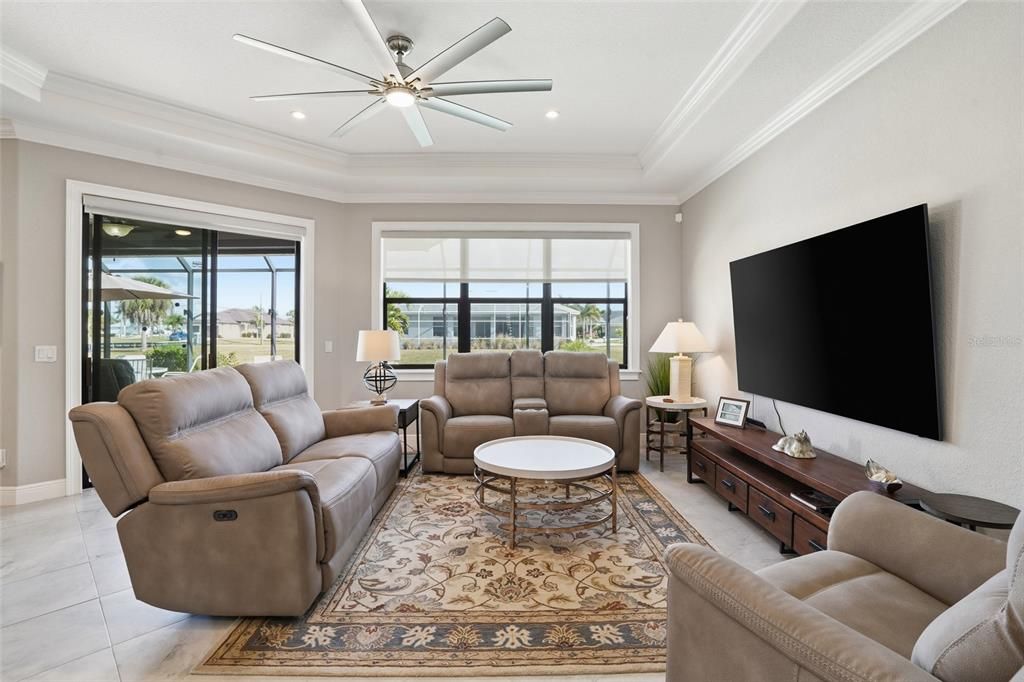 На продажу: $683,000 (3 спален, 2 ванн, 1893 Квадратных фут)