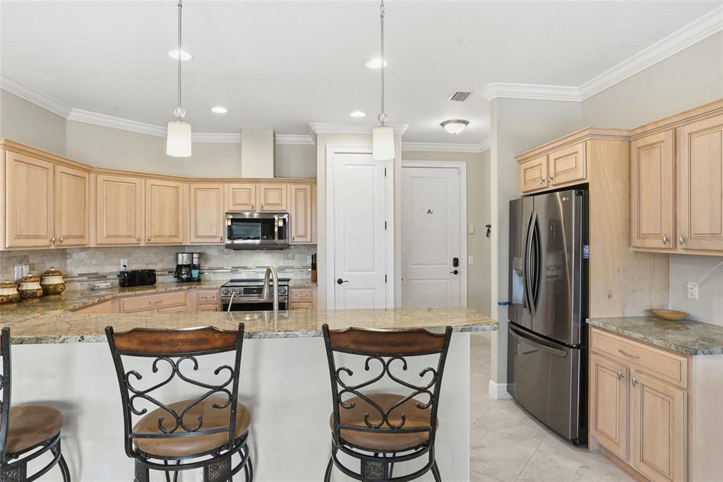 На продажу: $683,000 (3 спален, 2 ванн, 1893 Квадратных фут)