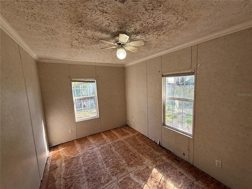 На продажу: $115,000 (3 спален, 2 ванн, 1352 Квадратных фут)