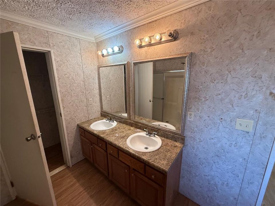 На продажу: $115,000 (3 спален, 2 ванн, 1352 Квадратных фут)