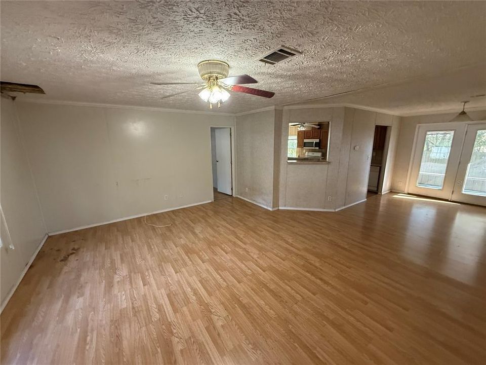 На продажу: $115,000 (3 спален, 2 ванн, 1352 Квадратных фут)