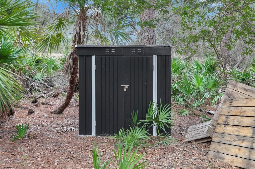 На продажу: $45,000 (0.27 acres)