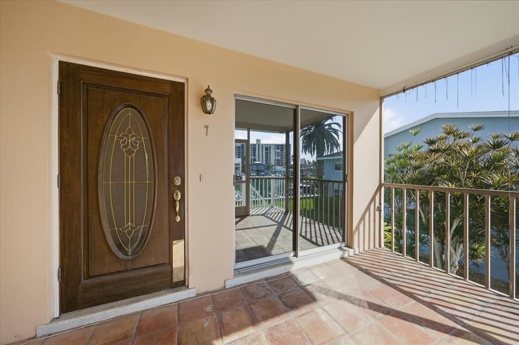 For Sale: $328,000 (2 beds, 2 baths, 793 Square Feet)