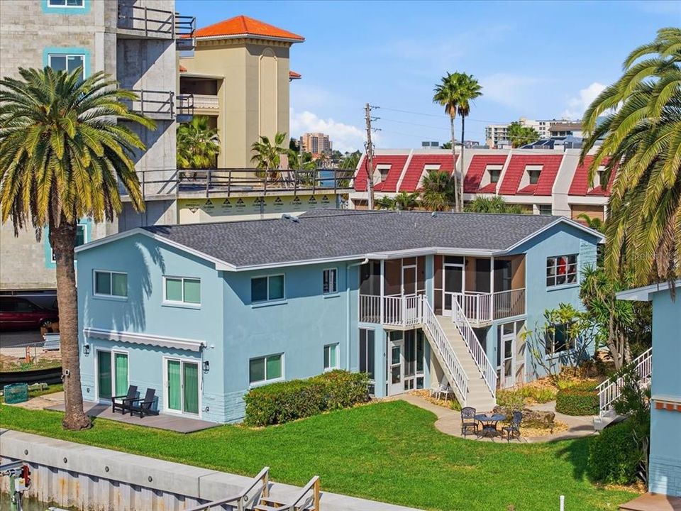 For Sale: $328,000 (2 beds, 2 baths, 793 Square Feet)