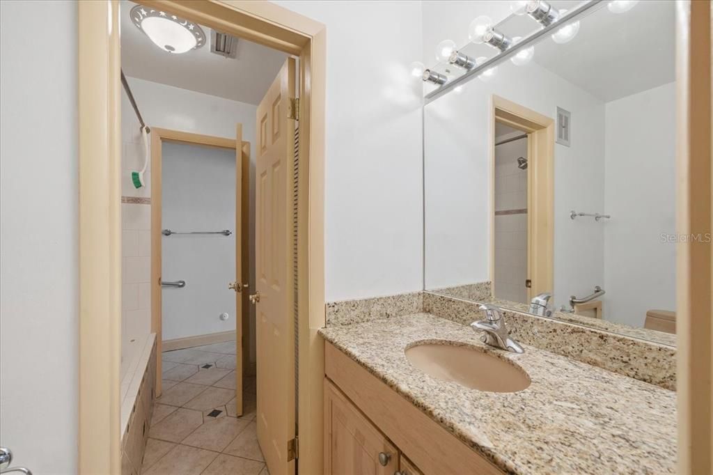 For Sale: $328,000 (2 beds, 2 baths, 793 Square Feet)