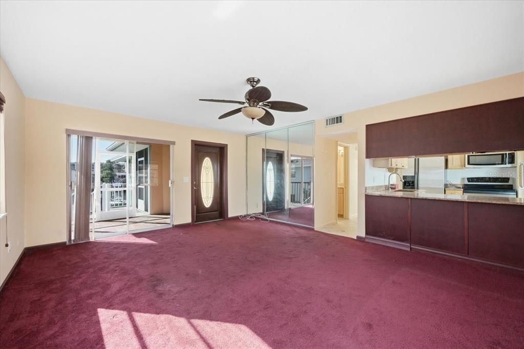 For Sale: $328,000 (2 beds, 2 baths, 793 Square Feet)