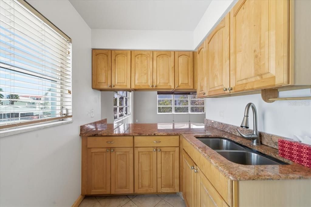 For Sale: $328,000 (2 beds, 2 baths, 793 Square Feet)