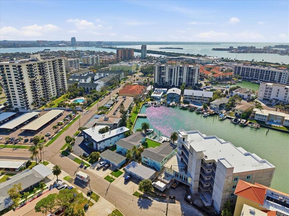 For Sale: $328,000 (2 beds, 2 baths, 793 Square Feet)