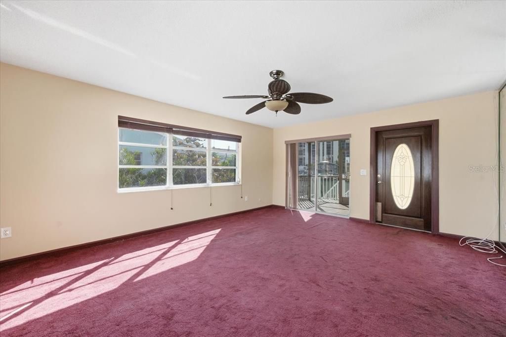 For Sale: $328,000 (2 beds, 2 baths, 793 Square Feet)