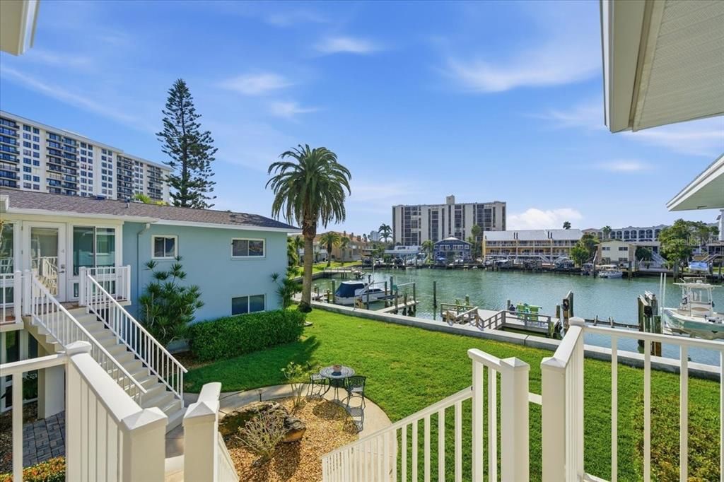 For Sale: $328,000 (2 beds, 2 baths, 793 Square Feet)