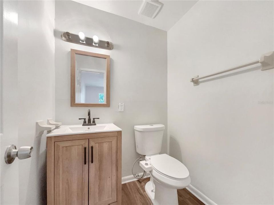 На продажу: $232,000 (3 спален, 1 ванн, 917 Квадратных фут)