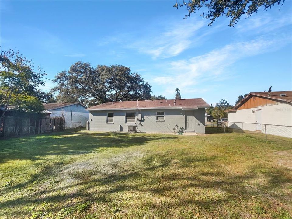 На продажу: $232,000 (3 спален, 1 ванн, 917 Квадратных фут)