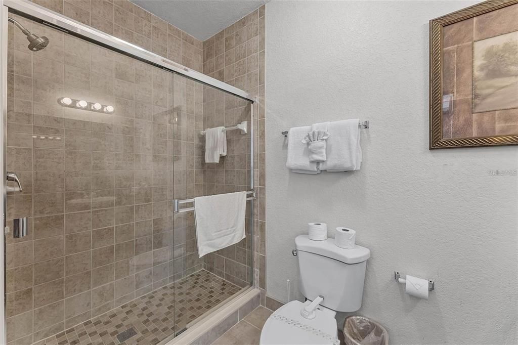 For Sale: $189,000 (2 beds, 2 baths, 1137 Square Feet)