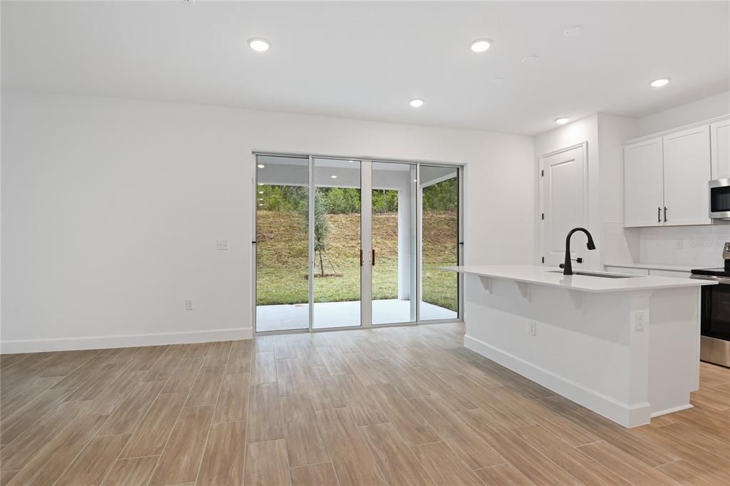 En Venta: $524,948 (4 camas, 3 baños, 2670 Pies cuadrados)