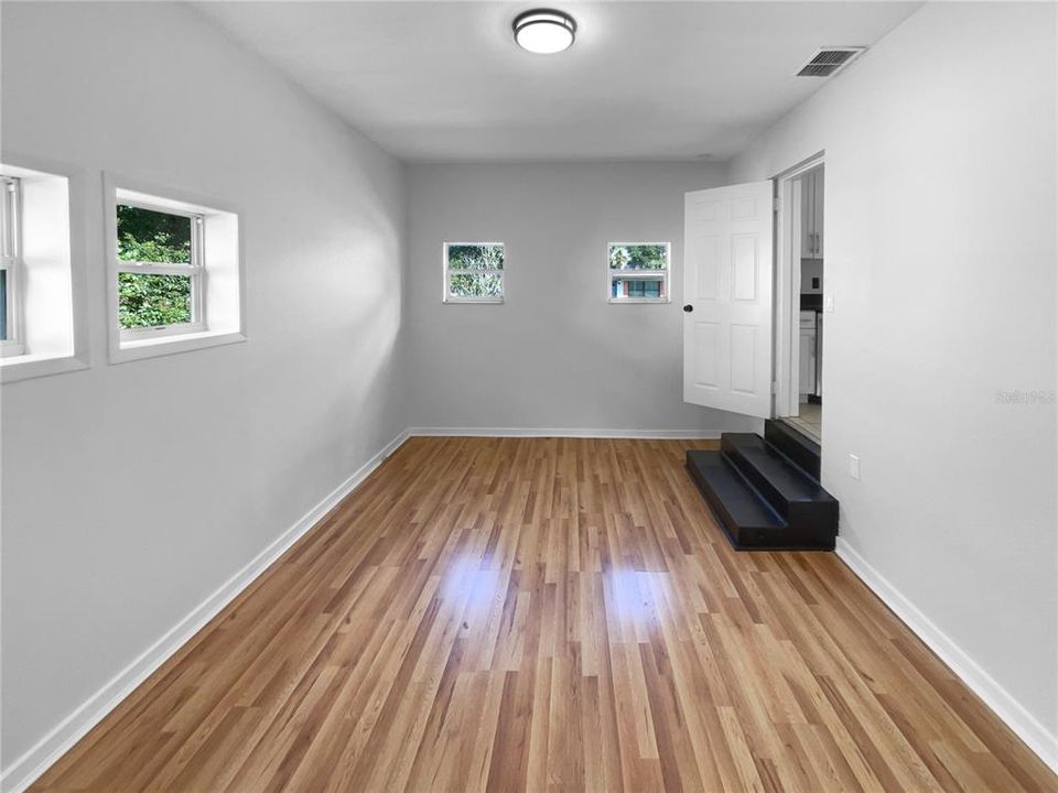 На продажу: $381,000 (3 спален, 2 ванн, 1572 Квадратных фут)