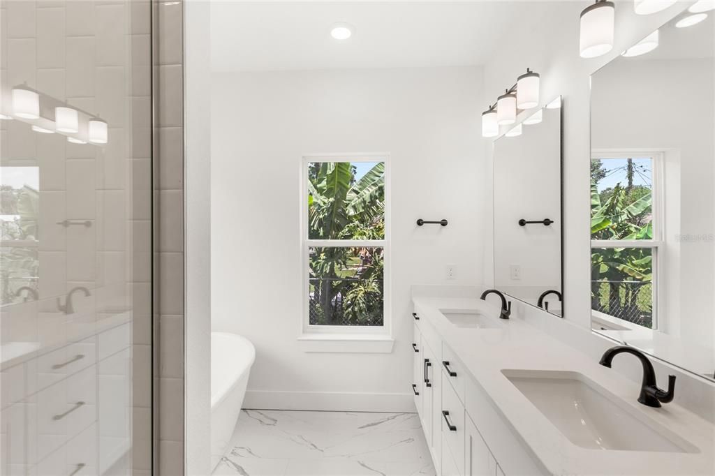 На продажу: $650,000 (4 спален, 3 ванн, 2351 Квадратных фут)