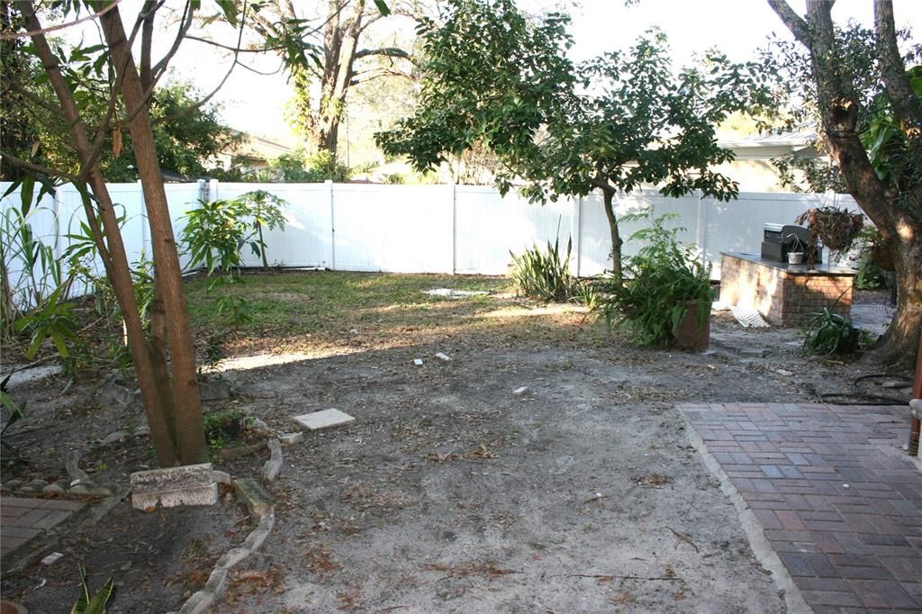 For Rent: $3,000 (4 beds, 2 baths, 2834 Square Feet)