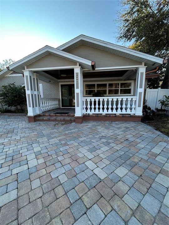 For Rent: $3,000 (4 beds, 2 baths, 2834 Square Feet)