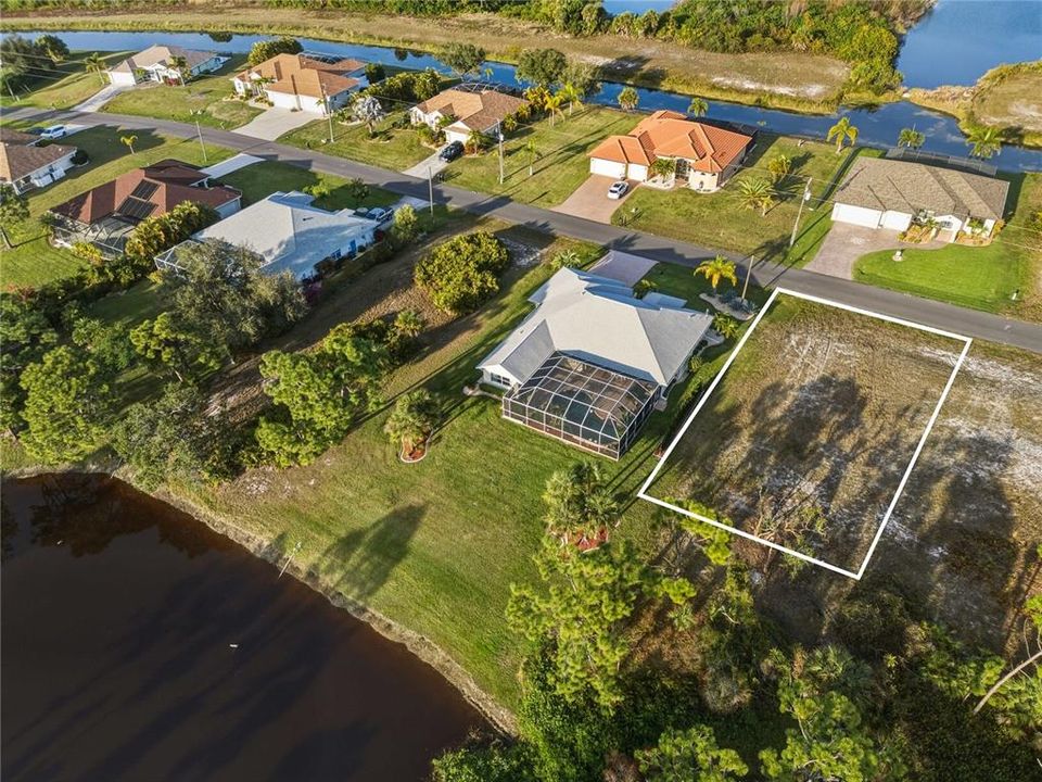 合同活跃: $55,000 (0.22 acres)