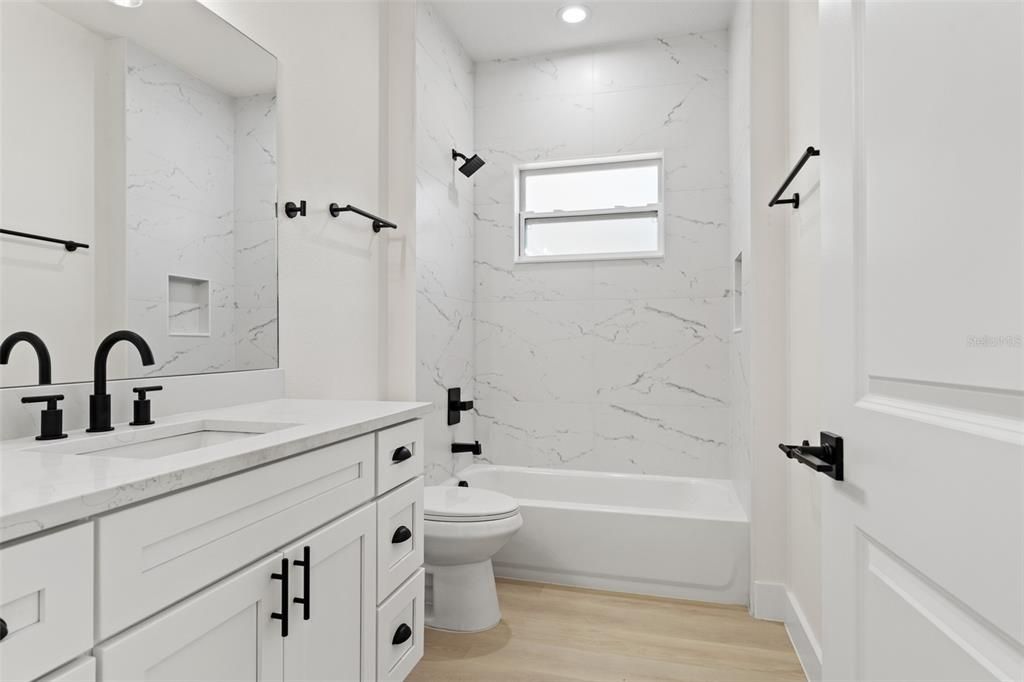 待售: $479,000 (4 贝兹, 3 浴室, 2345 平方英尺)