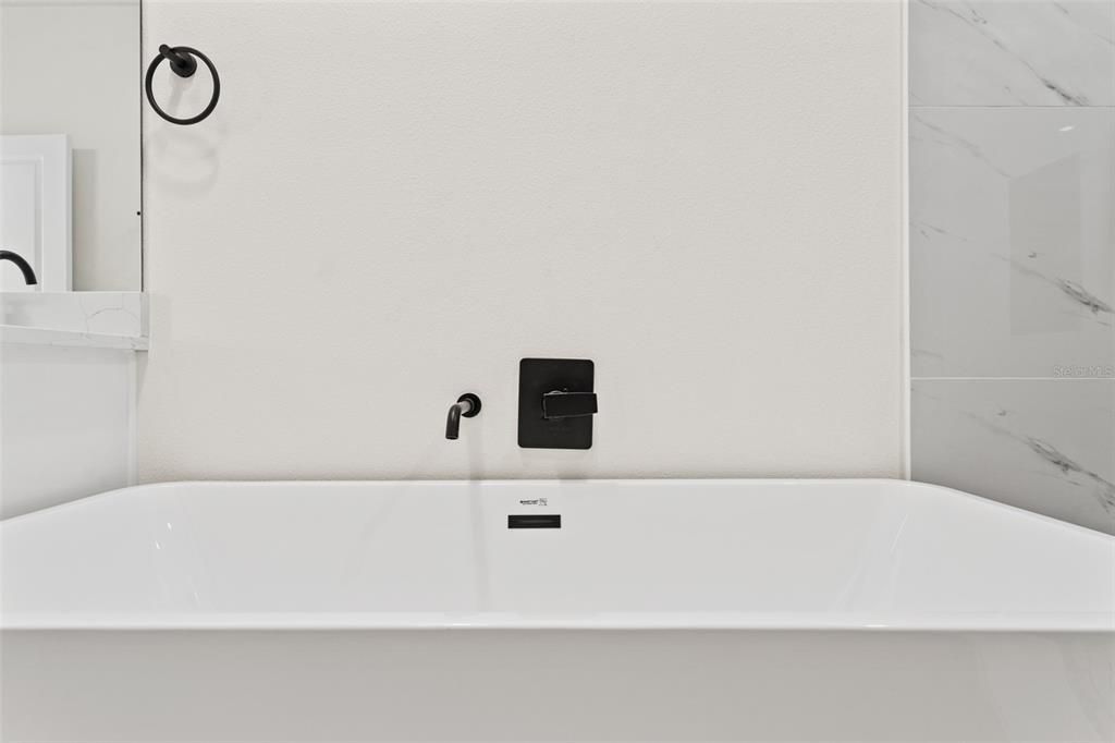 待售: $479,000 (4 贝兹, 3 浴室, 2345 平方英尺)