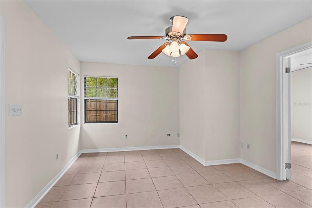 В аренду: $2,250 (4 спален, 2 ванн, 1416 Квадратных фут)