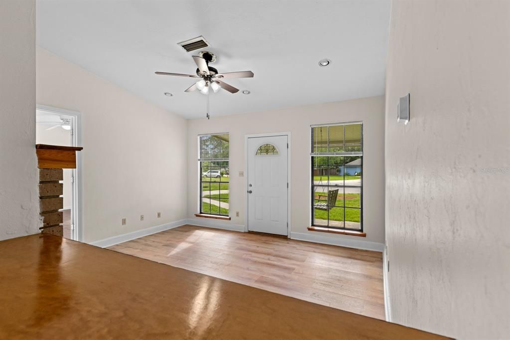 В аренду: $2,250 (4 спален, 2 ванн, 1416 Квадратных фут)