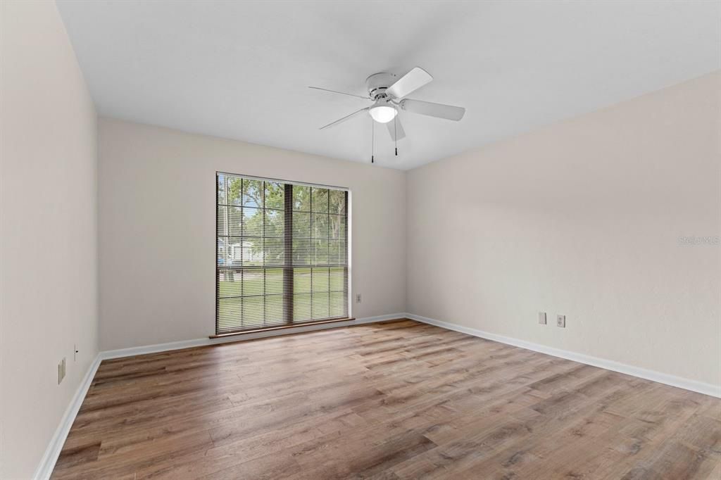 В аренду: $2,250 (4 спален, 2 ванн, 1416 Квадратных фут)