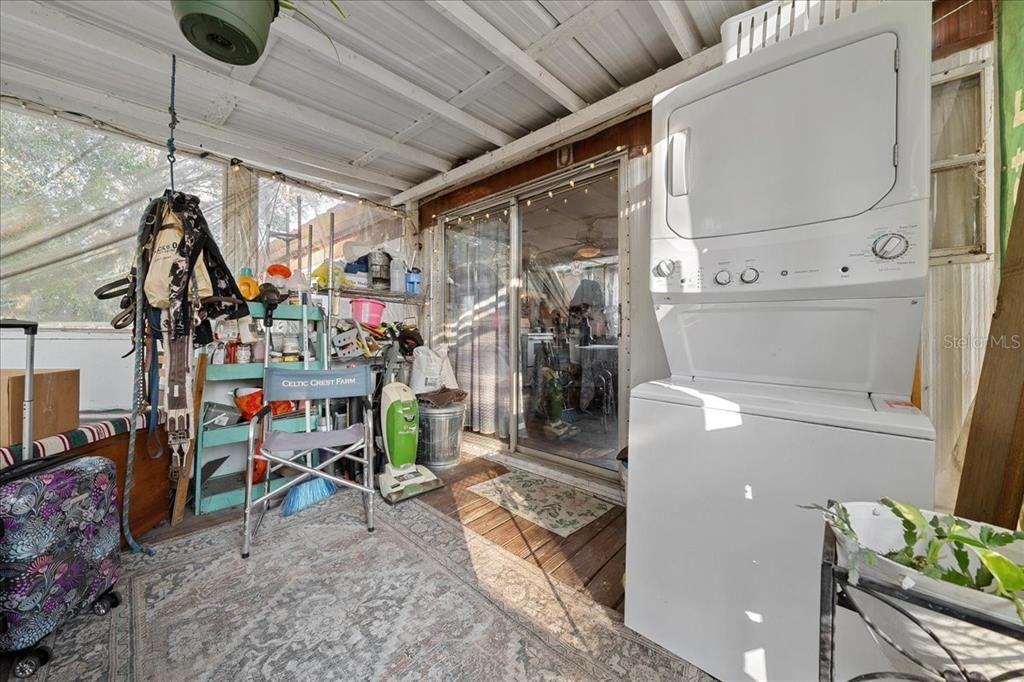 На продажу: $189,900 (2 спален, 2 ванн, 840 Квадратных фут)