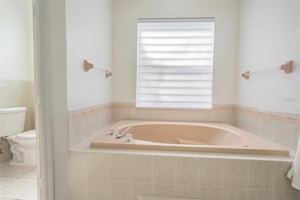 For Sale: $780,000 (3 beds, 2 baths, 2226 Square Feet)