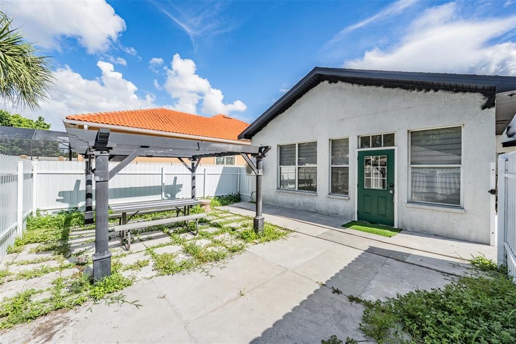 For Sale: $780,000 (3 beds, 2 baths, 2226 Square Feet)