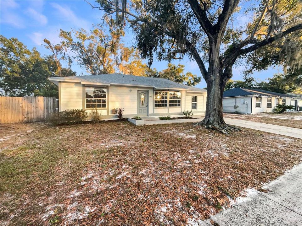 For Sale: $258,000 (3 beds, 1 baths, 1131 Square Feet)