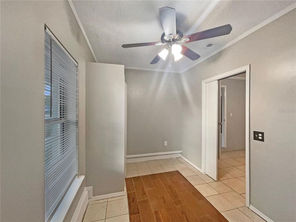 For Sale: $258,000 (3 beds, 1 baths, 1131 Square Feet)